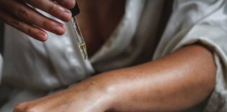Dry, oily or mature skin: effective homemade essential oil formulations