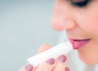 Is it true that lipsticks contain lead?