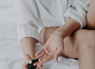 Make your own hydrating body lotion with natural ingredients