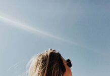 Sun yes, but with natural bronzers to take care of your skin