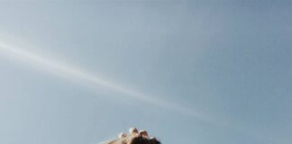 Sun yes, but with natural bronzers to take care of your skin