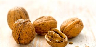 10 foods that help you against acne